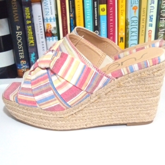 SUGAR MULTICOLOR STRIPE WOVEN WEDGE HEEL SANDAL SIZE 7.5 NWT - Picture 4 of 9